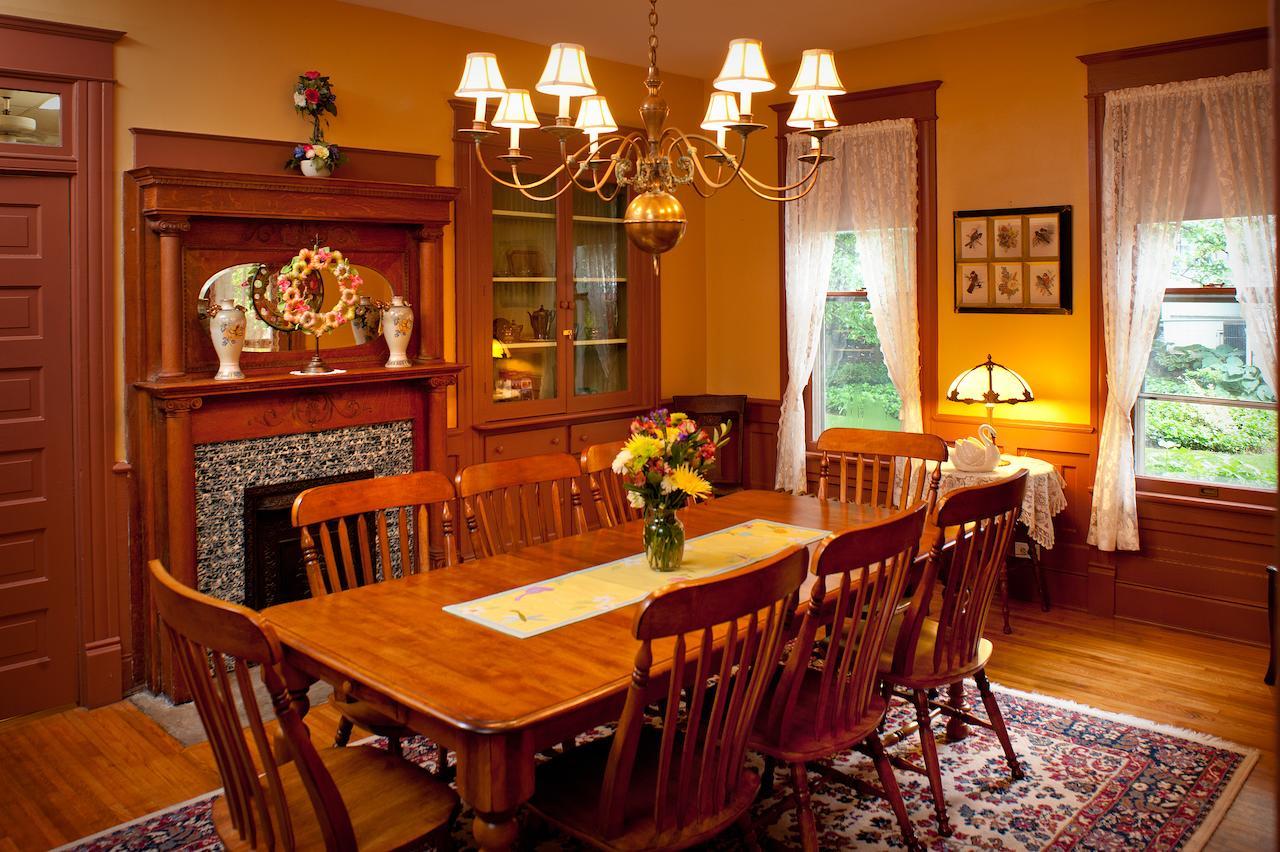 The Historic Morris Harvey House Bed and Breakfast Fayetteville Exteriör bild
