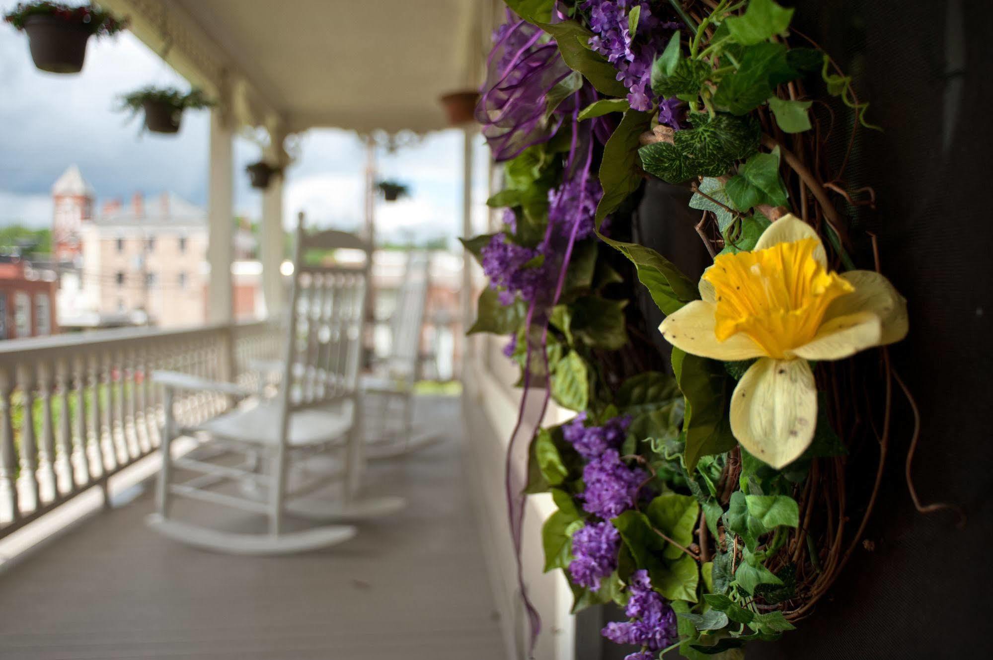 The Historic Morris Harvey House Bed and Breakfast Fayetteville Exteriör bild
